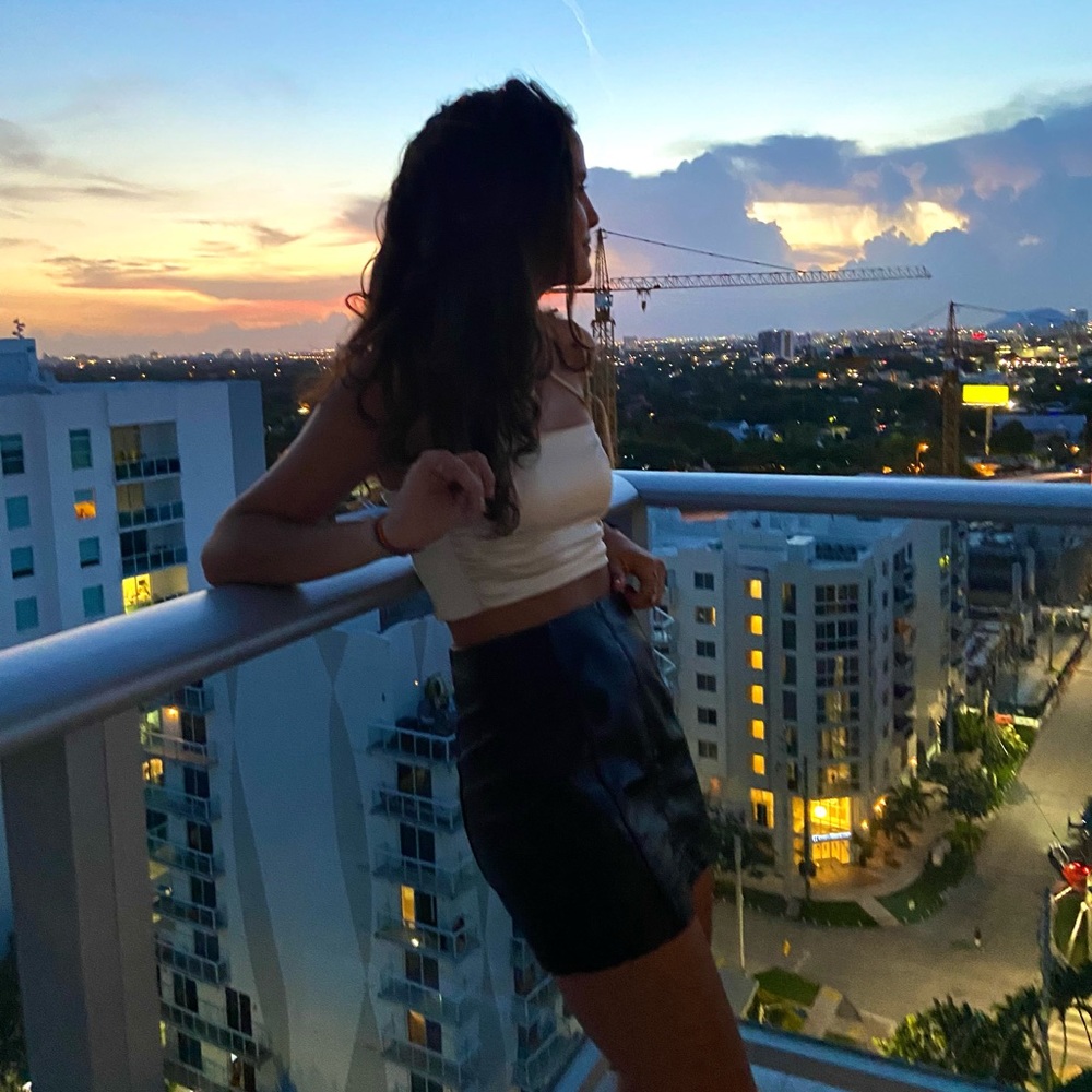 Meet your Posher, Claudia